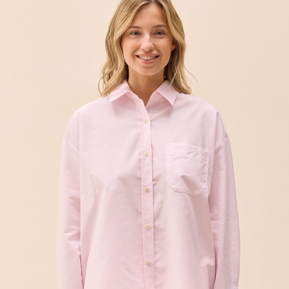 Gap pink and white striped button down shirt